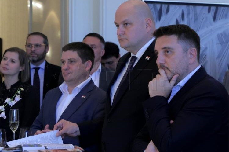 Slika /dokumenti/RH-SLO novine.jpeg